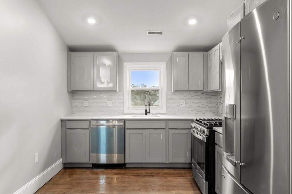 71 Ruthven Street, Unit 4 Boston, MA 02121 - Photo 1 of 17 Gallery Image 1