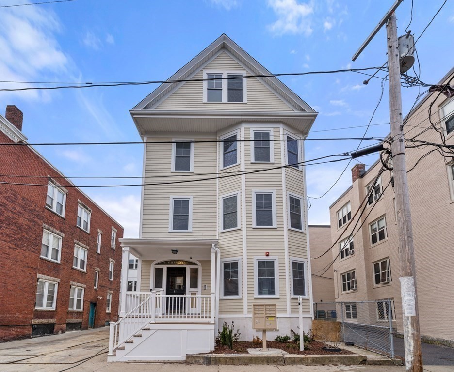 71 Ruthven Street, Unit 4 Boston, MA 02121 - Photo 15 of 17 Gallery Image 15