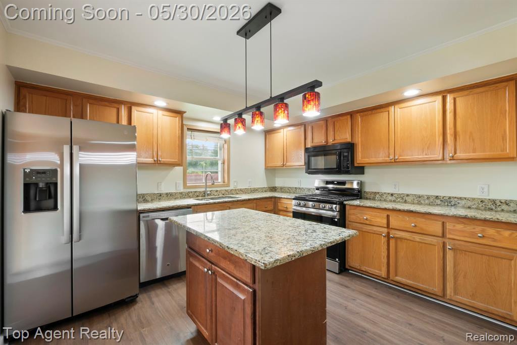 2018 John R Road Troy, MI 48083 - Photo 2 of 30