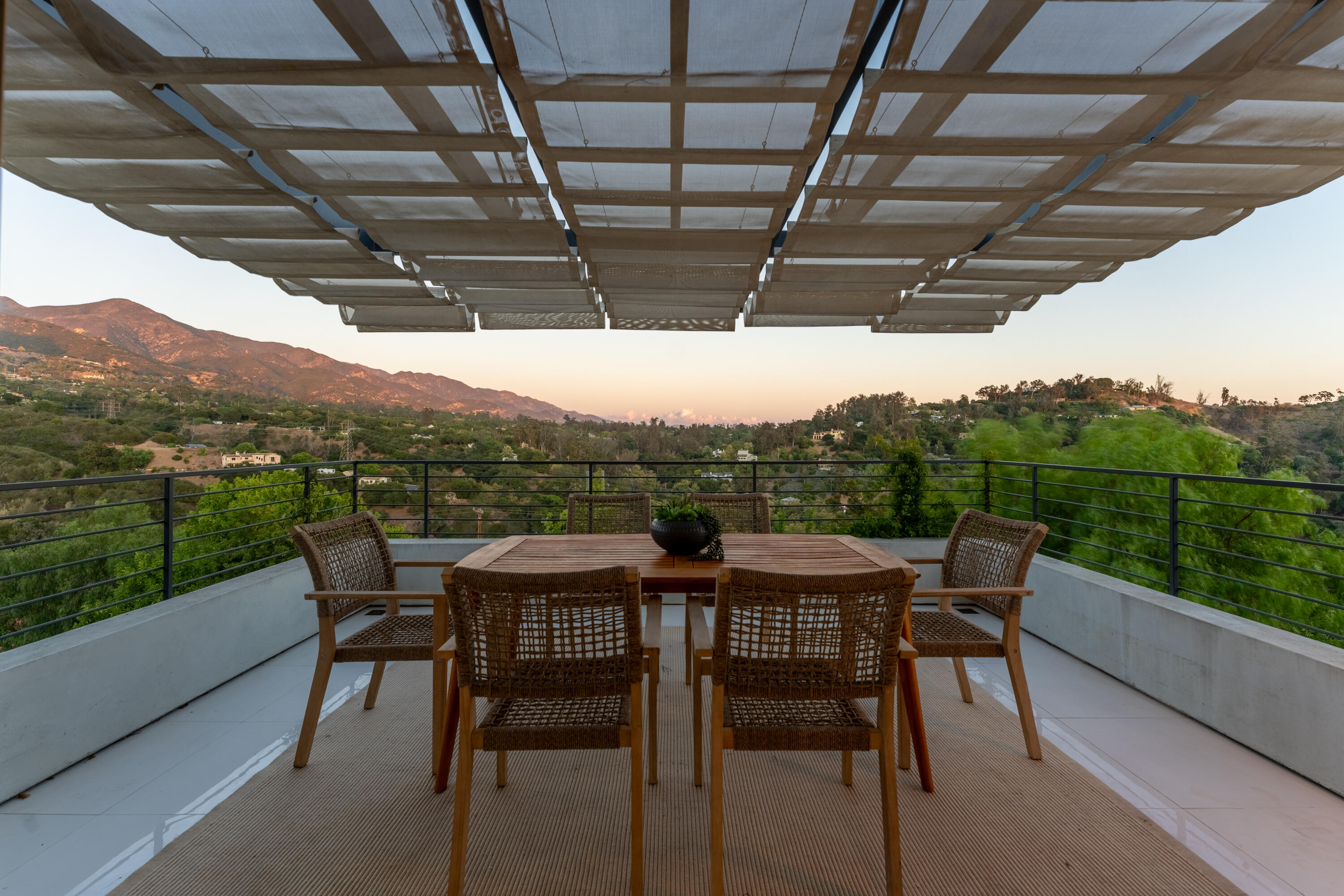 350 Conejo Road Santa Barbara, CA 93103 - Photo 2 of 47 Panoramic Views
