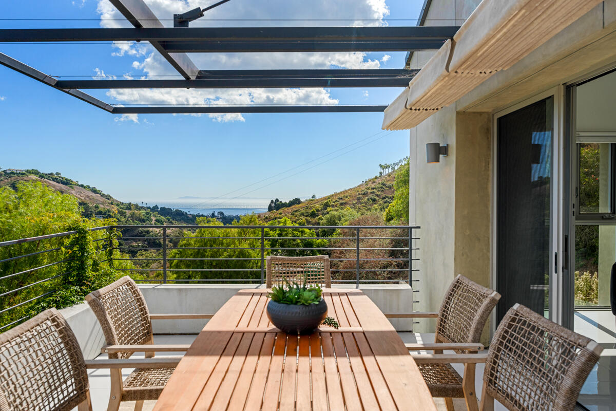 350 Conejo Road Santa Barbara, CA 93103 - Photo 3 of 47 Balcony