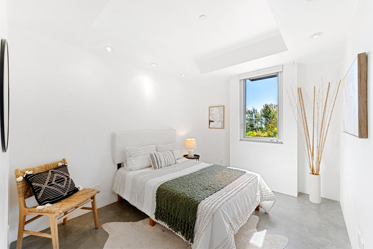 350 Conejo Road Santa Barbara, CA 93103 - Photo 33 of 47 Downstairs Bedroom