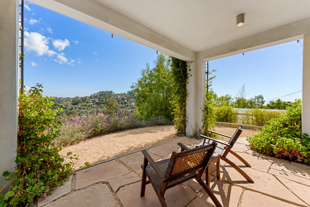350 Conejo Road Santa Barbara, CA 93103 - Photo 39 of 47 Downstairs Patio
