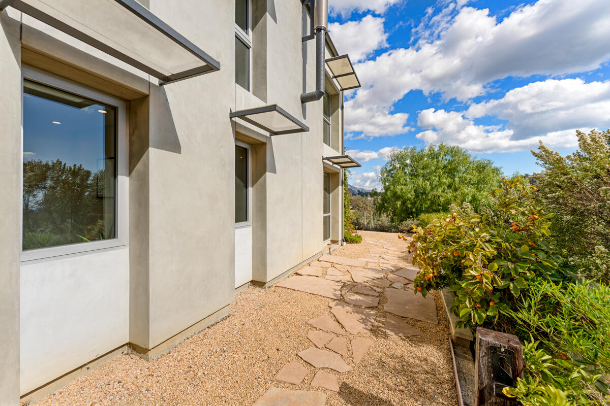 350 Conejo Road Santa Barbara, CA 93103 - Photo 42 of 47 Exterior