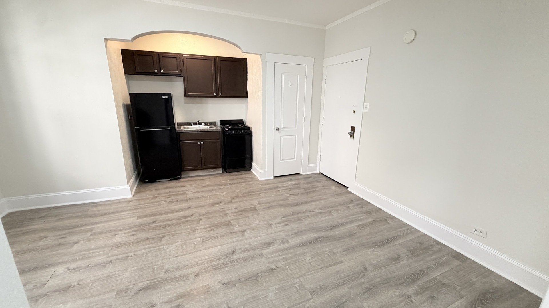 839 West Sheridan Road, Unit 325 Chicago, IL 60613 - Photo 9 of 12 Gallery Image 9