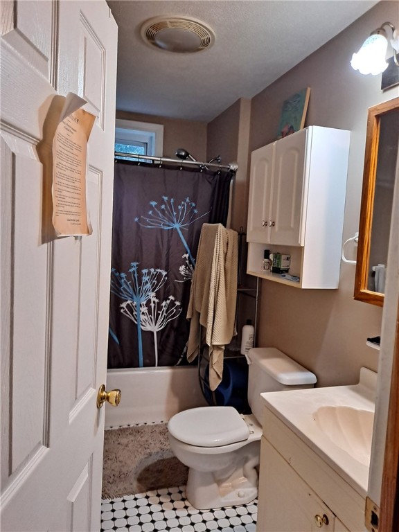 88 Pleasant Street Lincoln, RI 02865 - Photo 8 of 10 2nd floor bath