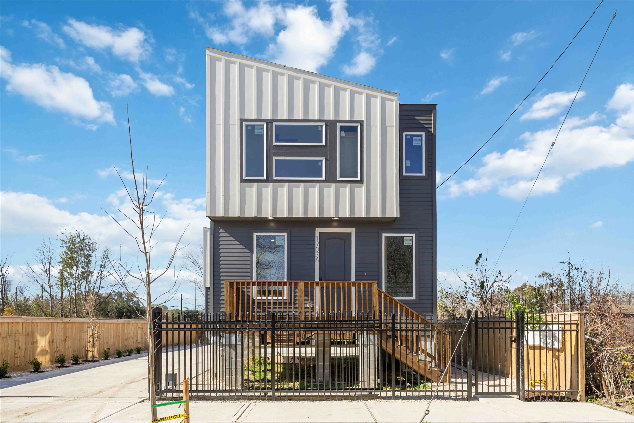 *NOT AN EXACT IMAGE OF PROPERTY* Subject property will be of similar build