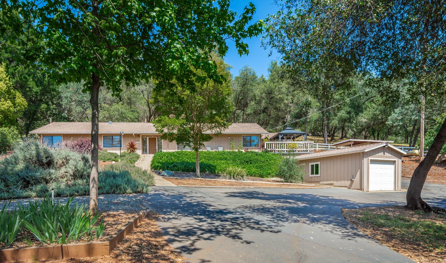 1725 Lone Pine Road Shingle Springs, CA 95682 - Photo 2 of 86