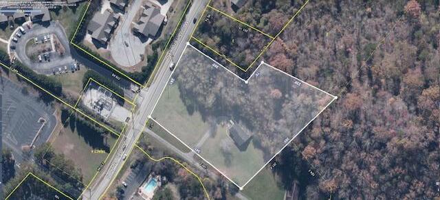 1161 Mountain Creek Road Chattanooga, TN 37405 - Photo 2 of 8 IMG_7871