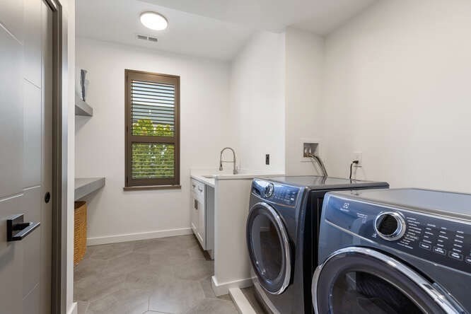 46 Beverly Road Arlington, MA 02474 - Photo 24 of 42 a utility room with dryer and washer