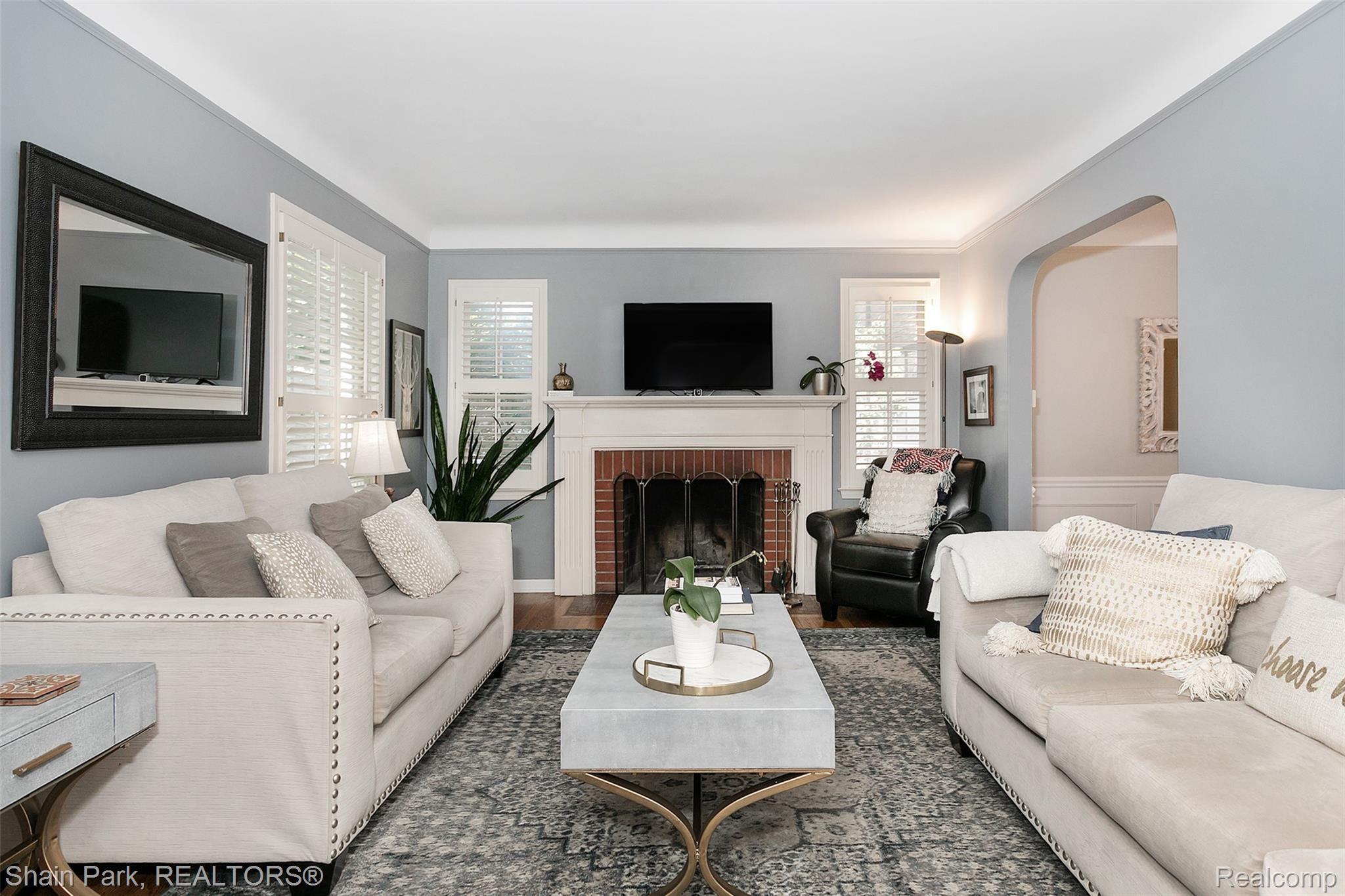 436 Lothrop Road Grosse Pointe, MI 48236 - Photo 7 of 35 Lothrop-7.jpg