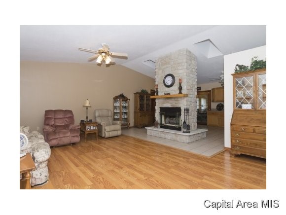 3620 Moose Cry Road Auburn, IL 62615 - Photo 4 of 13 Gallery Image 4
