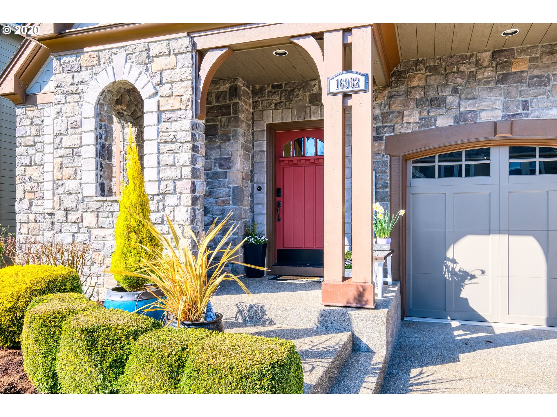16982 Southwest Richen Park Circle Sherwood, OR 97140 - Photo 2 of 32 Gallery Image 2