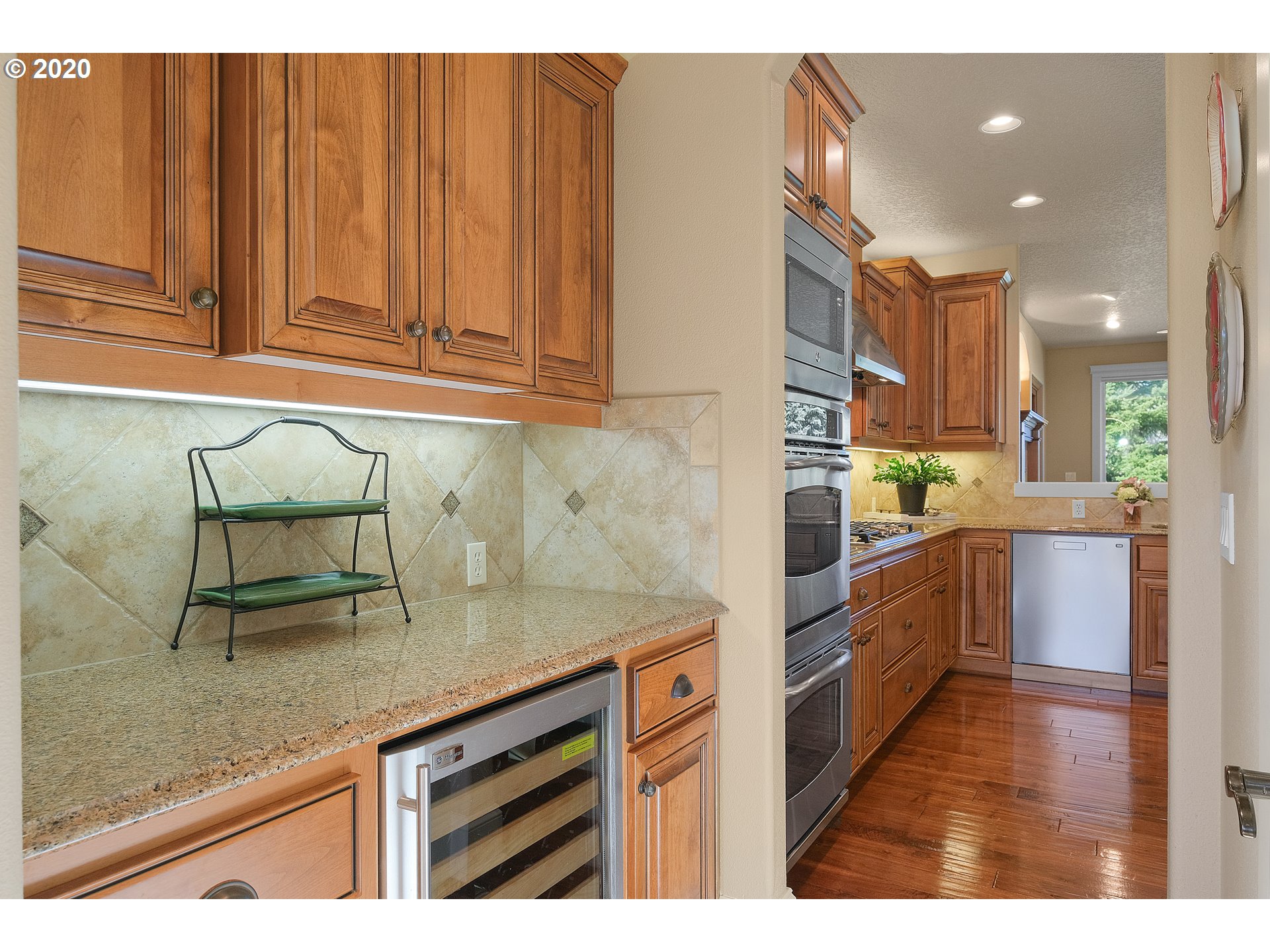 16982 Southwest Richen Park Circle Sherwood, OR 97140 - Photo 5 of 32 Gallery Image 5