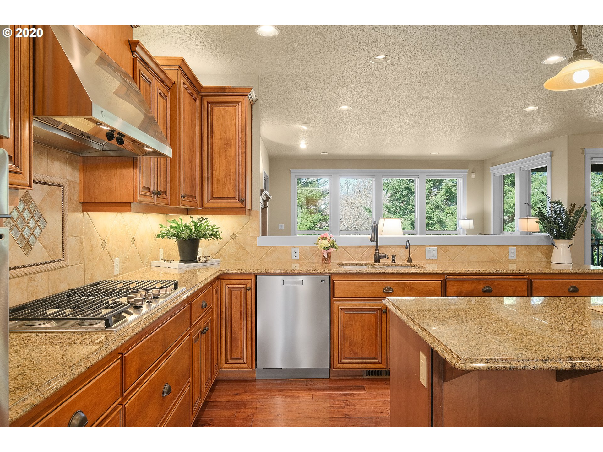 16982 Southwest Richen Park Circle Sherwood, OR 97140 - Photo 6 of 32 Gallery Image 6