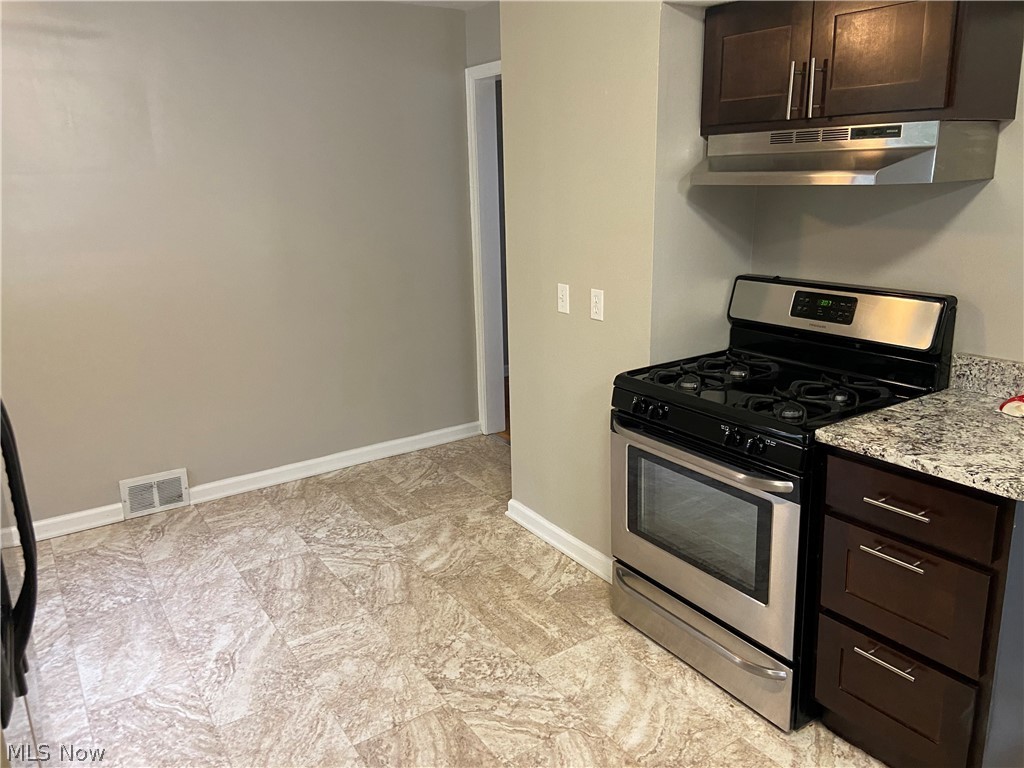 1132 Gordon Road Lyndhurst, OH 44124 - Photo 4 of 11