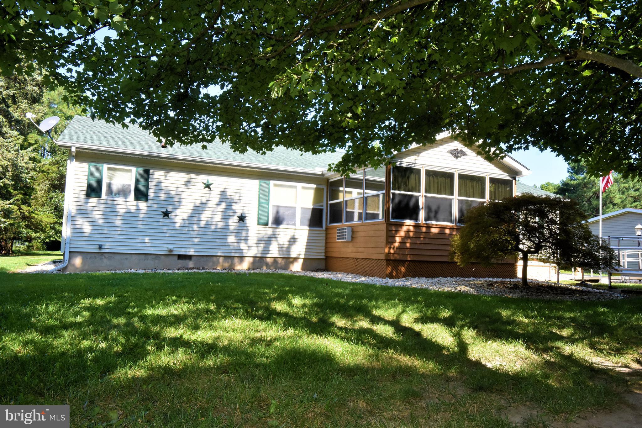2103 White Oak Road Dover, DE 19901 - Photo 4 of 50 Fully Enclosed Front Porch with heat and air