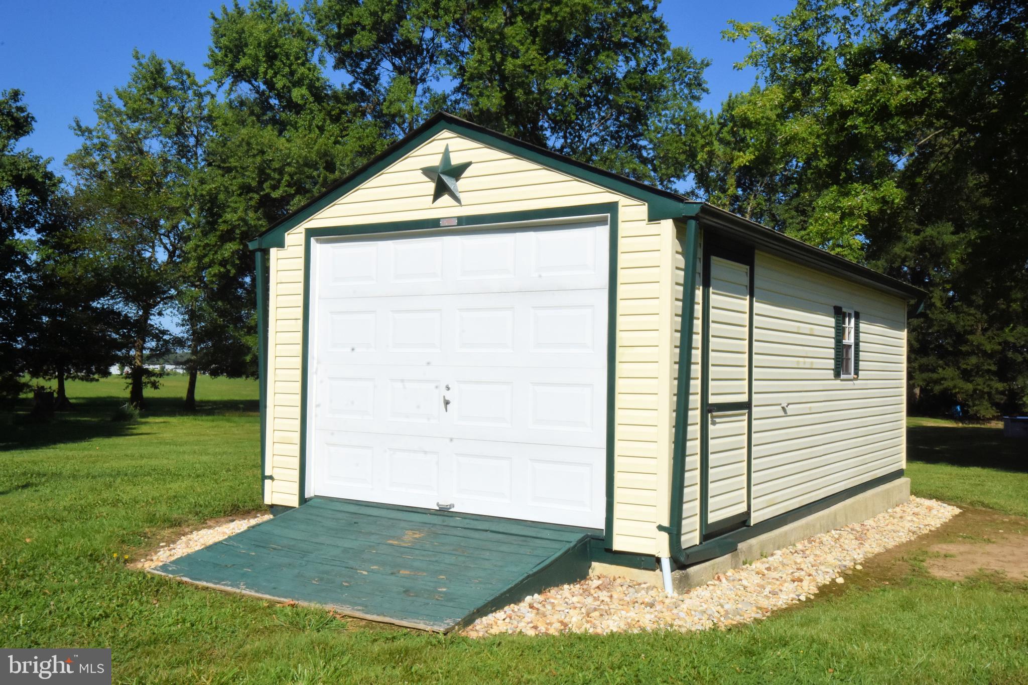 2103 White Oak Road Dover, DE 19901 - Photo 8 of 50 1-car detached garage