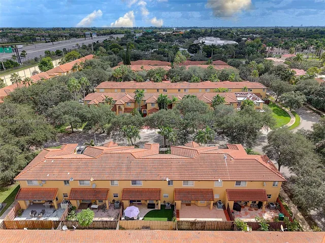 $495,000 | 239 Mahogany Terrace, Davie, FL 33325