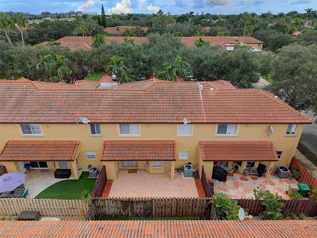 $495,000 | 239 Mahogany Terrace, Davie, FL 33325