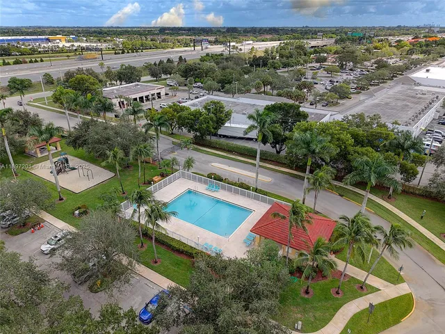 $495,000 | 239 Mahogany Terrace, Davie, FL 33325
