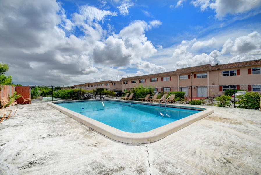 450 Southwest 2nd Avenue, Unit 107A Boca Raton, FL 33432 - Photo 16 of 21 Community Pool