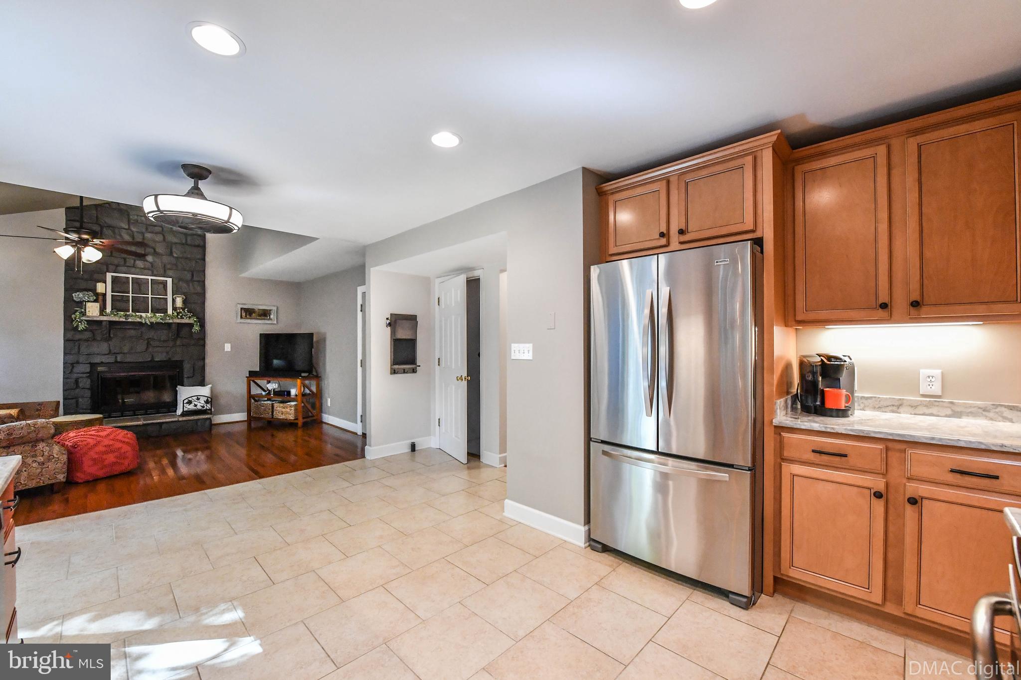 6623 West Lakeridge Road New Market, MD 21774 - Photo 14 of 41 Kitchen opens to family room.