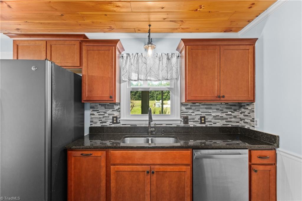 3954 Evergreen Drive Trinity, NC 27370 - Photo 12 of 50