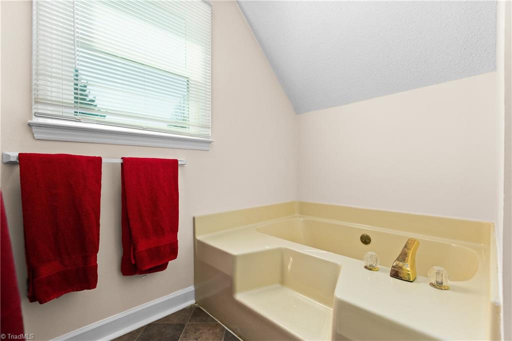 3954 Evergreen Drive Trinity, NC 27370 - Photo 20 of 50 Garden tub