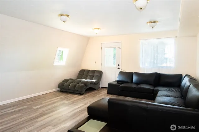 $1,289,000 | 38918 191st Avenue Southeast, Auburn, WA 98092