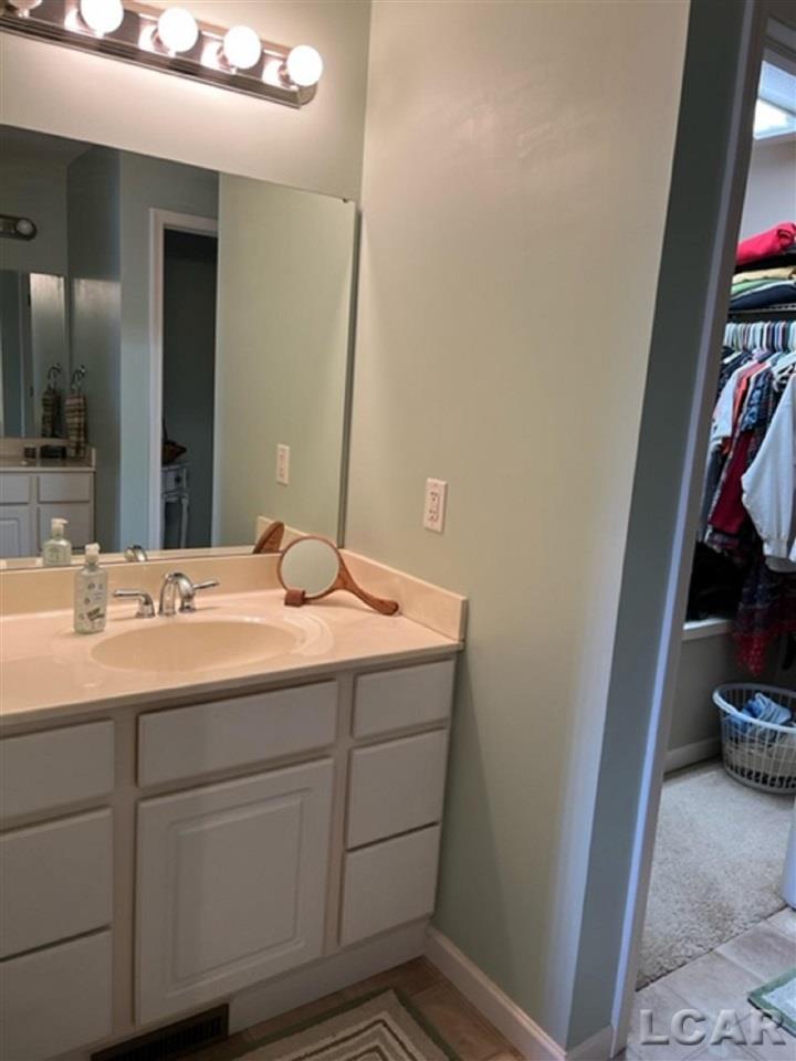 580 Ridge Lane Tecumseh, MI 49286 - Photo 13 of 24 50070068-13.JPG