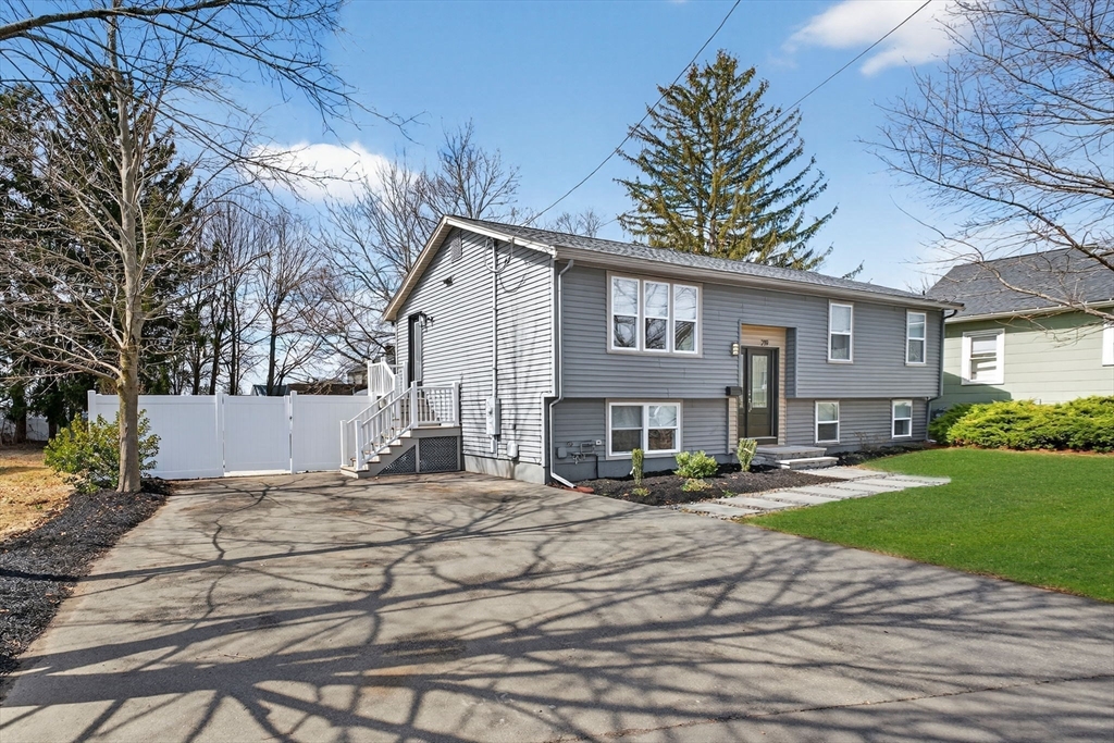 219 Waverley Road, Unit 219 North Andover, MA 01845 - Photo 3 of 33