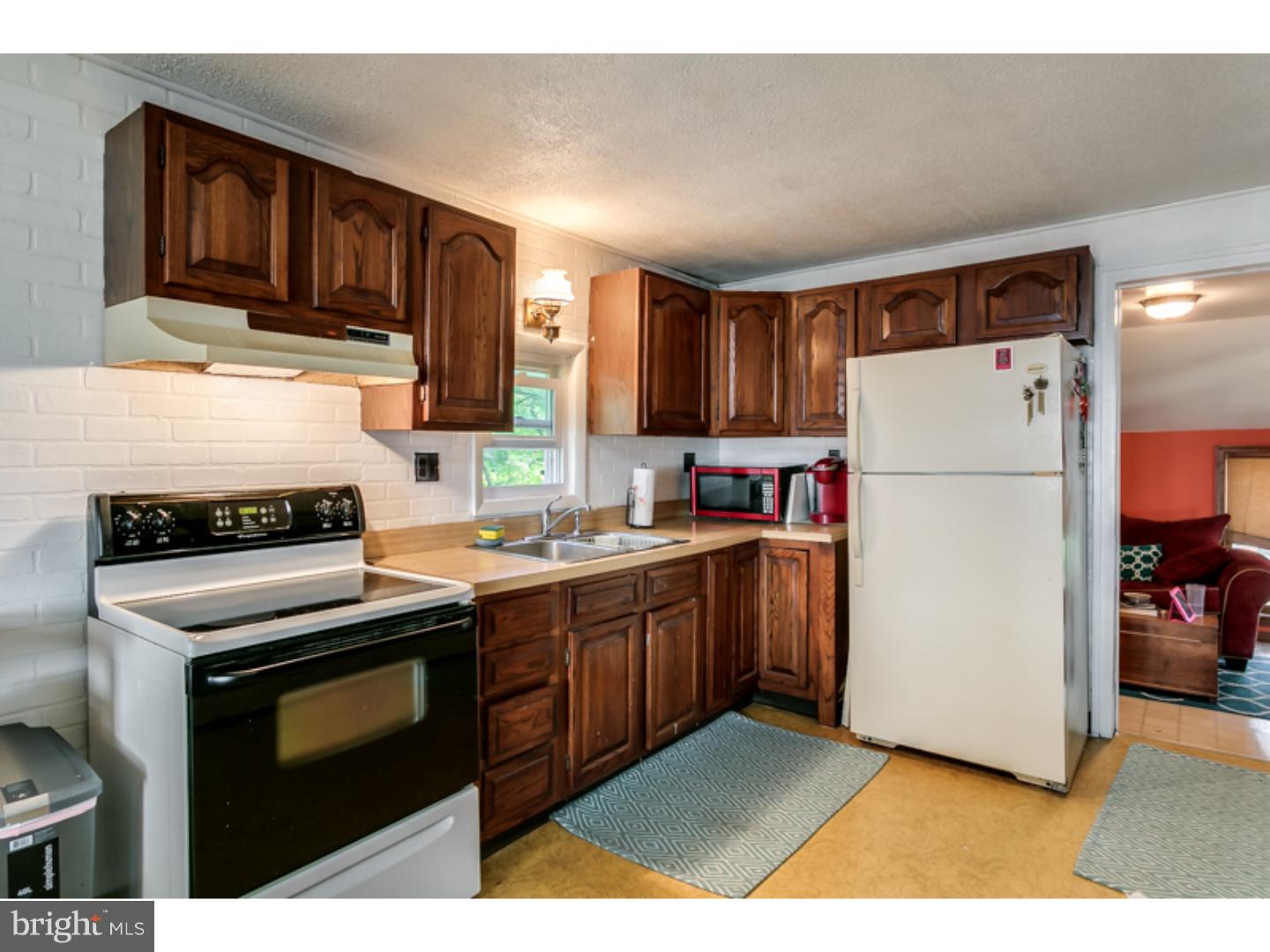 4 Bunting Bridge Road Cookstown, NJ 08511 - Photo 8 of 18