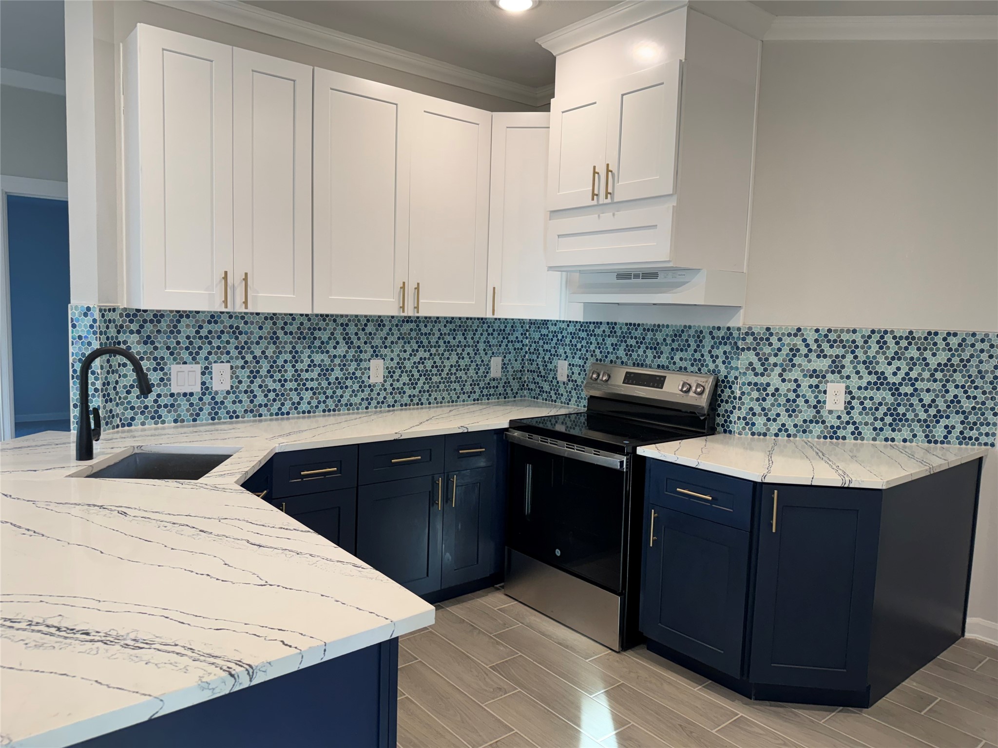 6723 Windhaven Road Liverpool, TX 77577 - Photo 3 of 27 Gallery Image 3