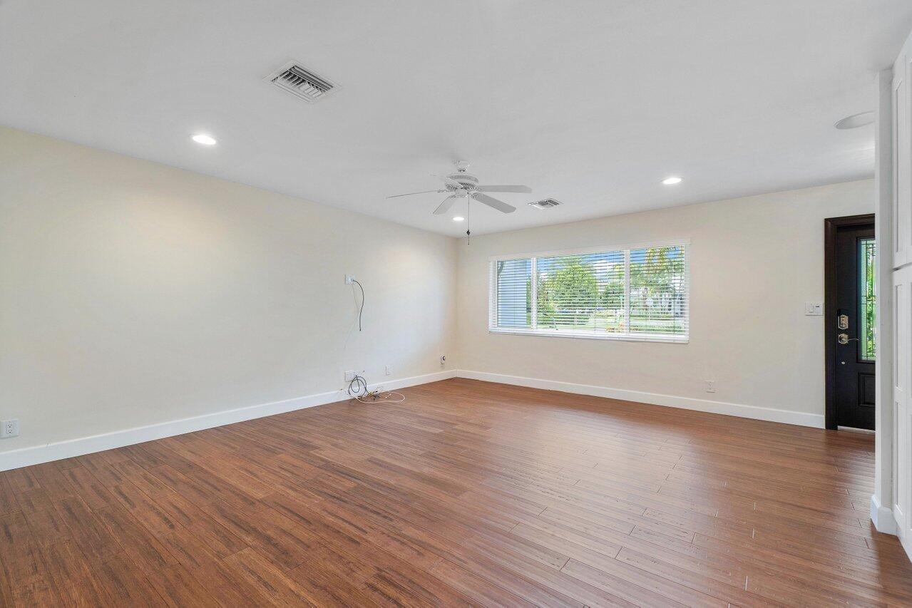 400 Northeast 5th Street Boca Raton, FL 33432 - Photo 8 of 44 Living Room