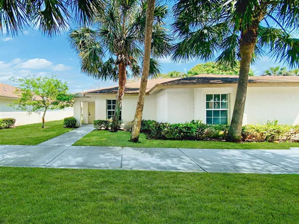 $2,595 | 9244 Roan Lane, Unit B, West Palm Beach, FL 33403