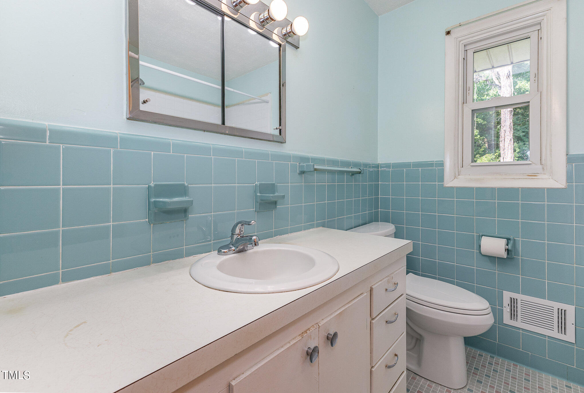 6617 Johnsdale Road Raleigh, NC 27615 - Photo 19 of 30 019_bc4a7117-edit