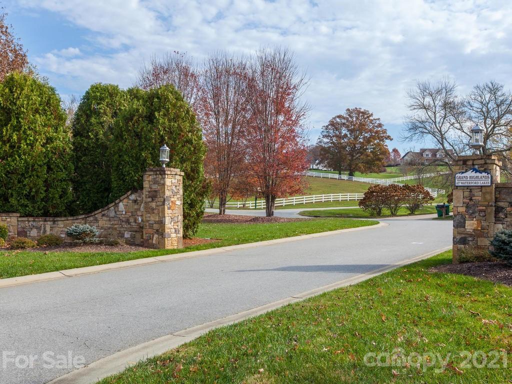 76 Waterhill Way, Unit 35 Fletcher, NC 28732 - Photo 28 of 31 Gallery Image 28