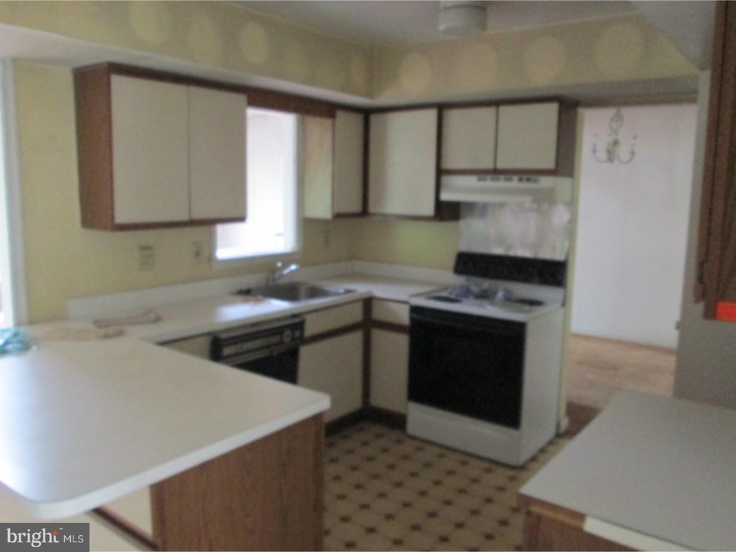 414 Windsor Circle Exton, PA 19341 - Photo 5 of 9 Kitchen