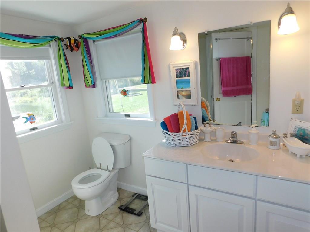 66 Pike Road Winslow, ME 04901 - Photo 14 of 23 Full bath