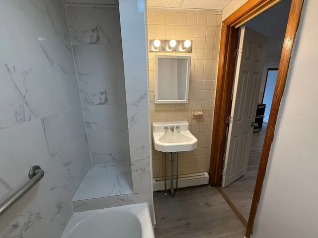 $1,635 | 59 Cross Street, Unit 1R, Southbridge, MA 01550