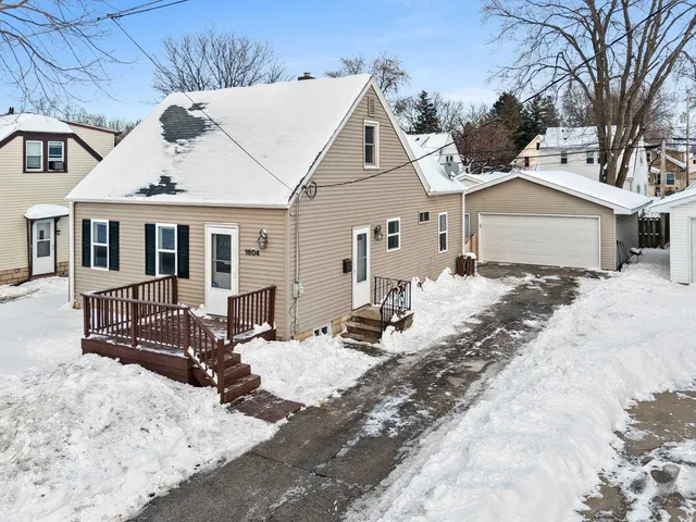 $239,900 | 1604 North Clark Street, Appleton, WI 54911