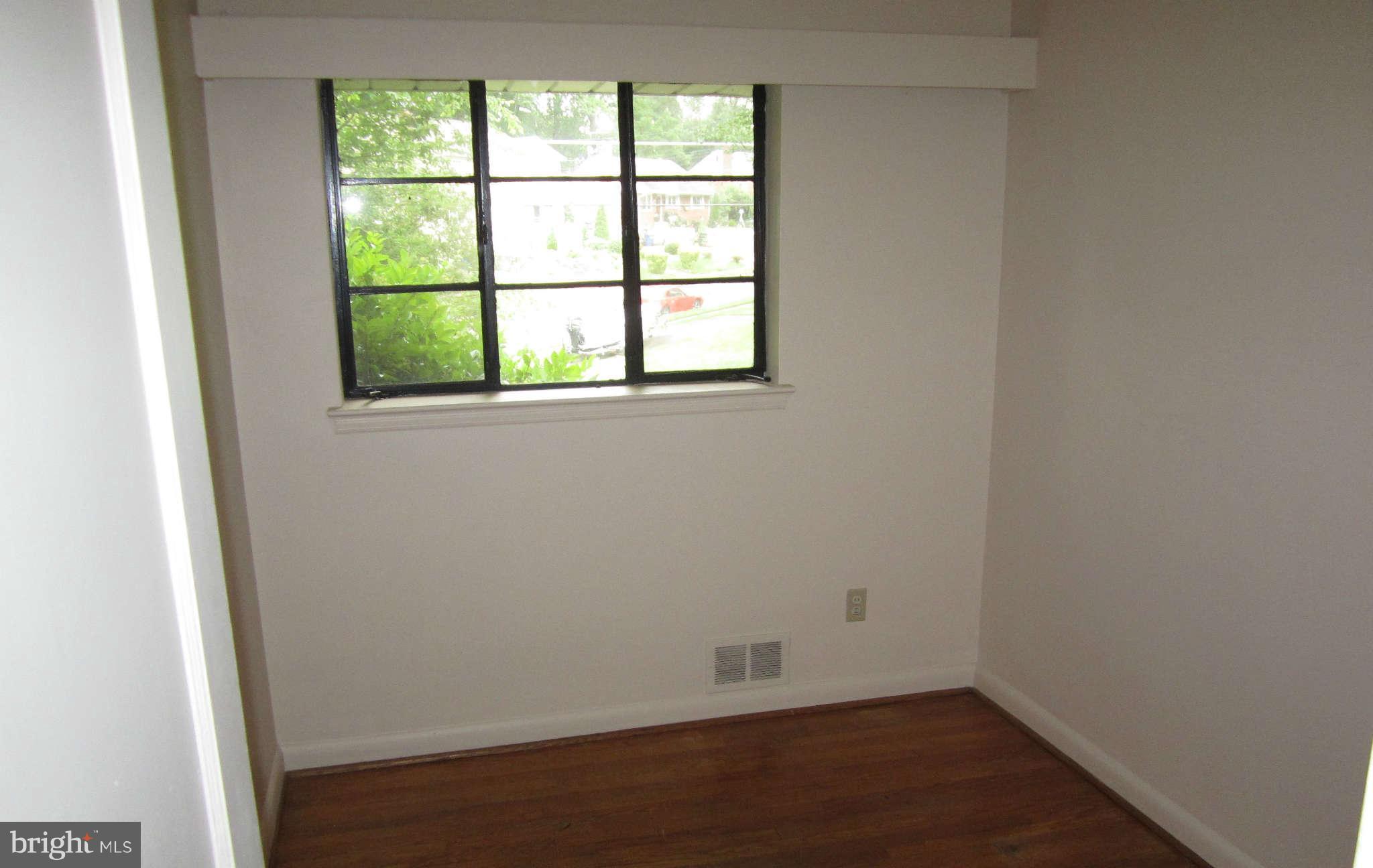 7310 Franklin Road Annandale, VA 22003 - Photo 6 of 10 Bedroom