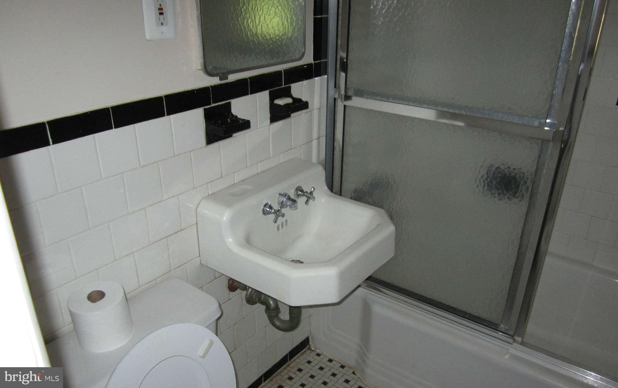7310 Franklin Road Annandale, VA 22003 - Photo 7 of 10 Bathroom
