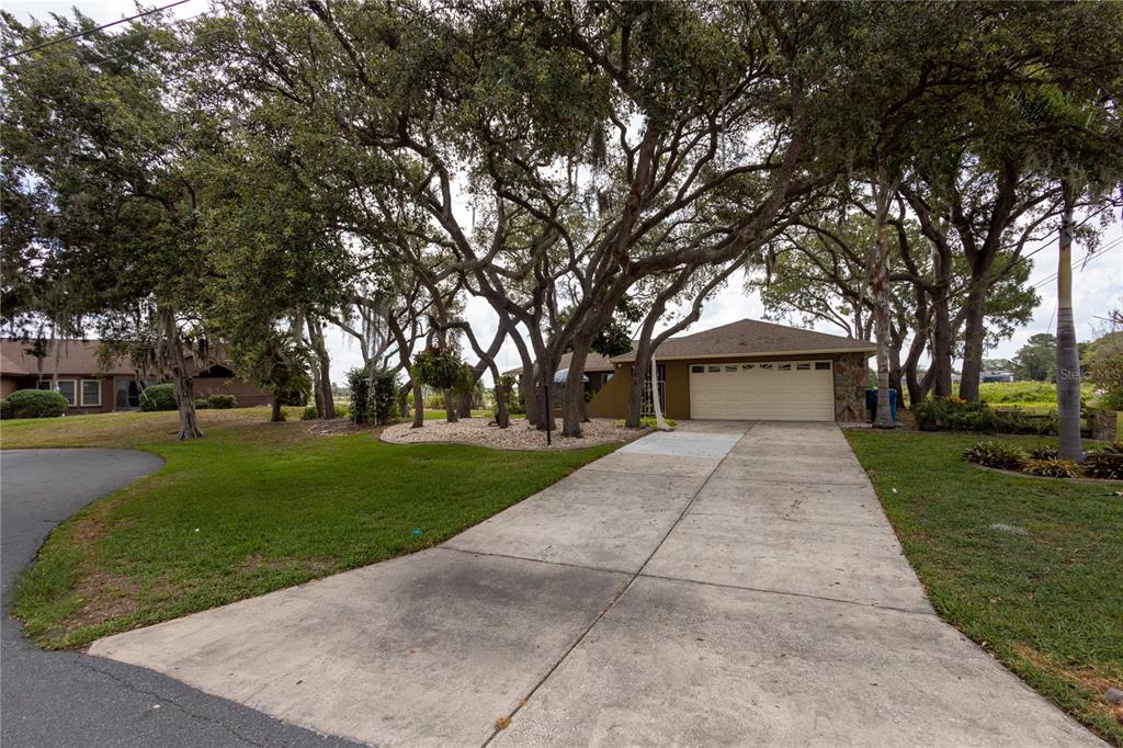 268 Eastpoint Court Spring Hill, FL 34606 - Photo 5 of 43