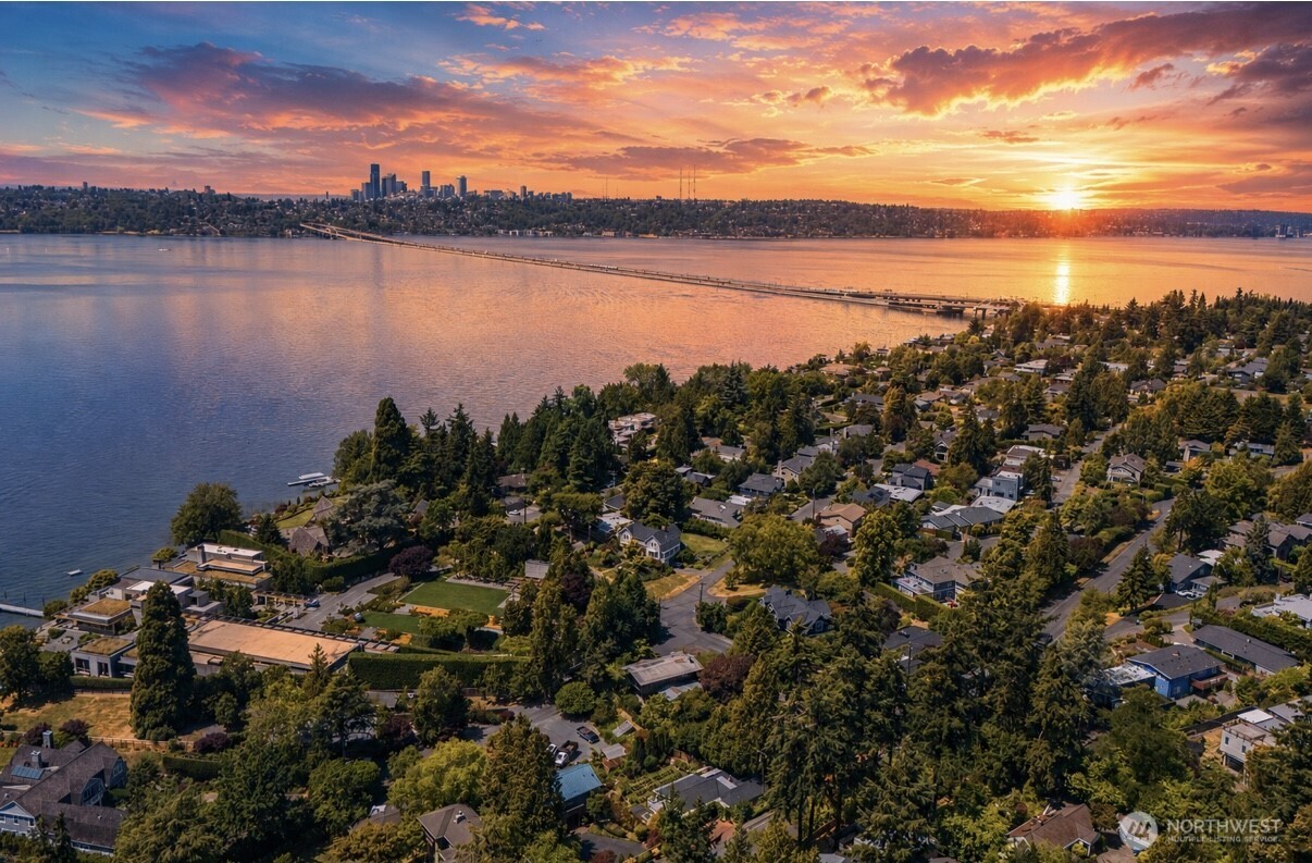 3225 West Mercer Way Mercer Island, WA 98040 - Photo 3 of 34