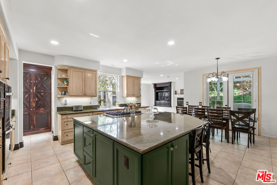 3821 Luna Court Altadena, CA 91001 - Photo 8 of 34