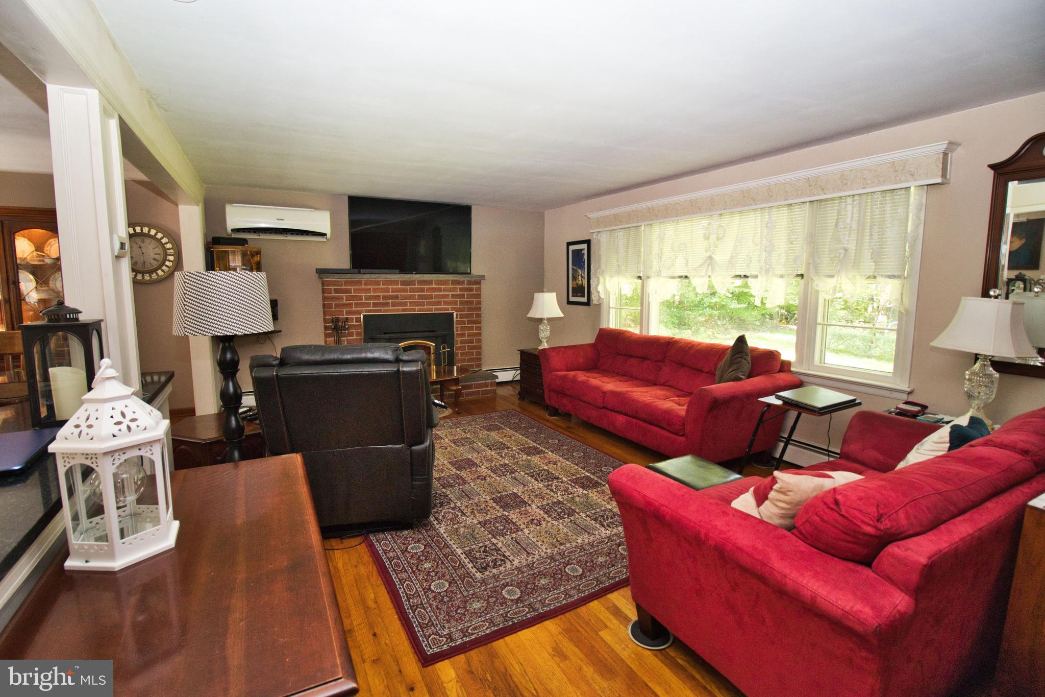 1129 East Sandy Ridge Road Doylestown, PA 18901 - Photo 3 of 21 Gallery Image 3