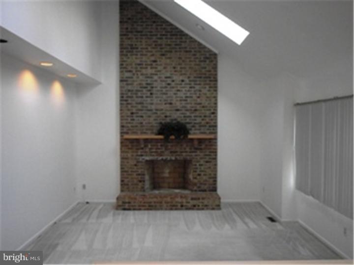 213 West Silver Fox Road Newark, DE 19702 - Photo 7 of 16 Fireplace