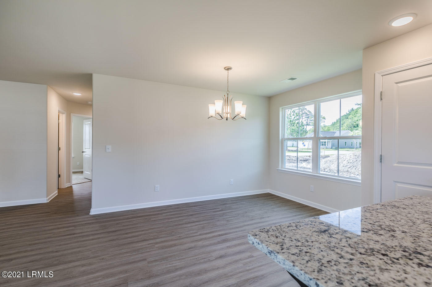 504 Ridgeland Lakes Drive Ridgeland, SC 29936 - Photo 13 of 39 13 Dining
